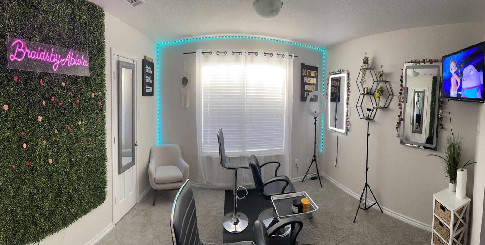Braidsbyabiola studio styling station